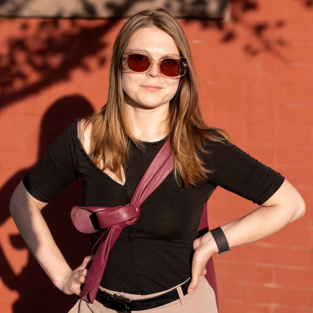 Meet your Posher, Yana